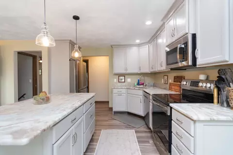 Kitchen - 3018 N Mcdonald St, Appleton, WI 54911 photo 2 of 7