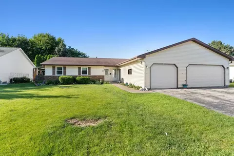 1192 W 18th Ave, Oshkosh, WI 54902