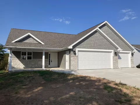 115 E Ridge Rd, New London, WI 54961