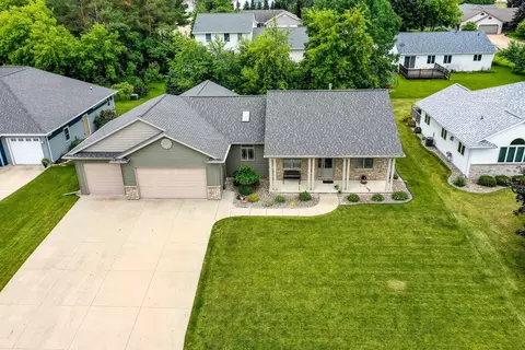 1406 Haymeadow Ct, New London, WI 54961
