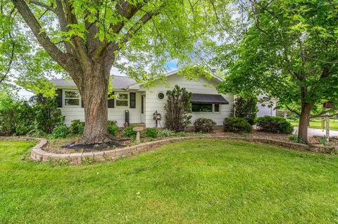 2546 Woodenshoe Ct, Neenah, WI 54956
