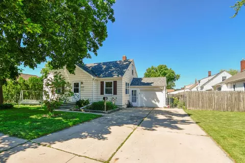 1020 Langlade Ave, Green Bay, WI 54304