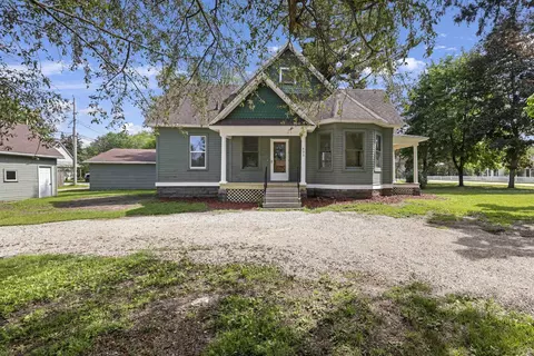 403 Foster Rd, Redgranite, WI 54970