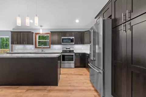 Kitchen - 6123 Hedgewood Ct, Abrams, WI 54101 photo 5 of 6