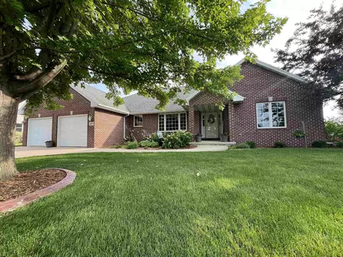 1887 Little Valley Ct, De Pere, WI 54115