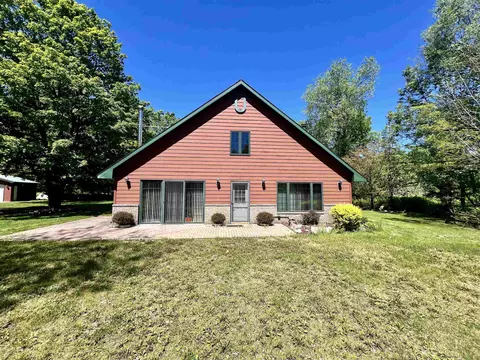 W16391 County Road C, Silver Cliff, WI 54104