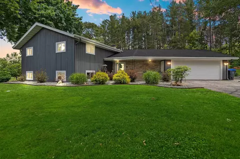 400 N Cherry St, Hortonville, WI 54944