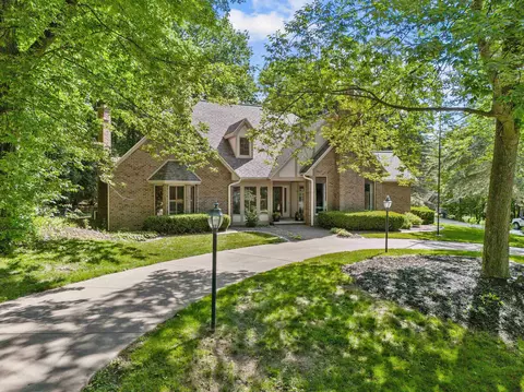 4510 Choctaw Trl, Green Bay, WI 54313