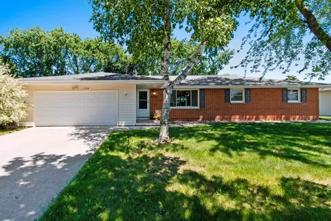 1504 Ponderosa Ave, Green Bay, WI 54313