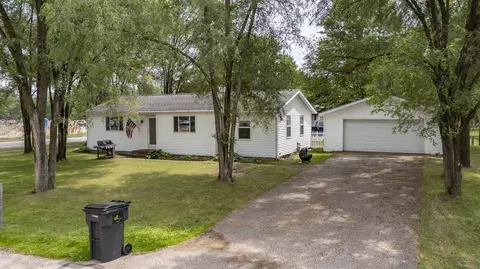 1334 Crystal Ct, Waupaca, WI 54981