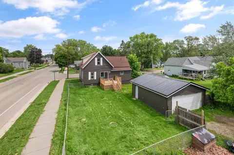 2327 Thomas St, Marinette, WI 54143