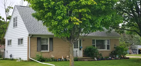 1392 Linda Ave, Menasha, WI 54952