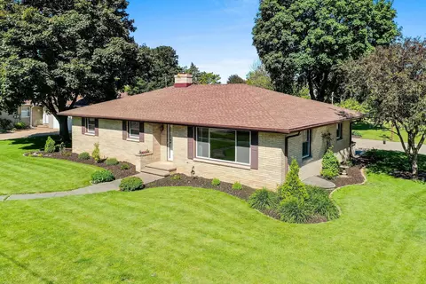326 Main St, Wrightstown, WI 54180