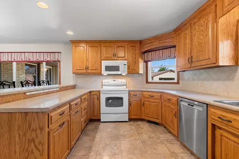 326 Main St, Wrightstown, WI 54180 photo 7