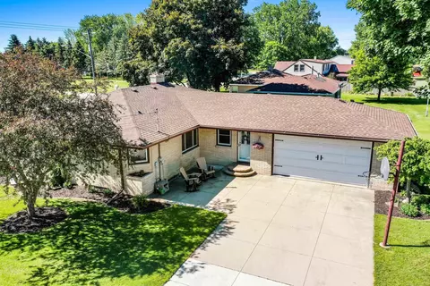 326 Main St, Wrightstown, WI 54180 photo 3