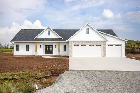 948 Autumn Joy Dr, De Pere, WI 54115