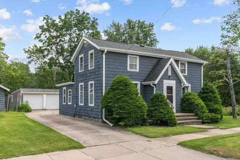 211 1st St, Menasha, WI 54952