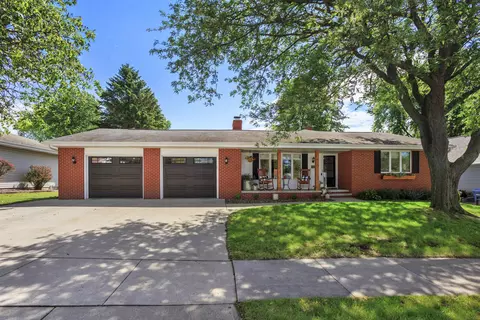 812 Rosehill Rd, Kaukauna, WI 54130