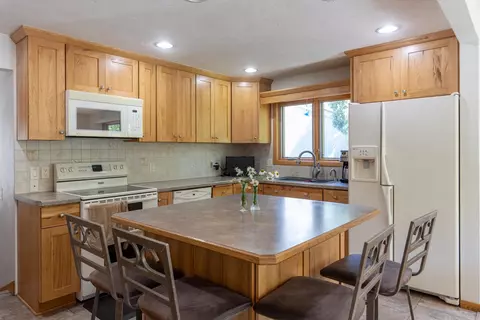 Kitchen - 816 N Cambridge Dr, Appleton, WI 54915 photo 1 of 4