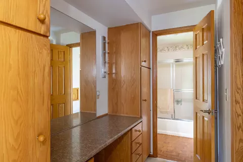 Bath - 816 N Cambridge Dr, Appleton, WI 54915 photo 1 of 4
