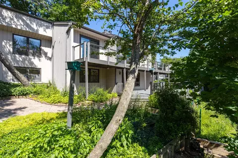 Exterior - 816 N Cambridge Dr, Appleton, WI 54915 photo 9 of 11