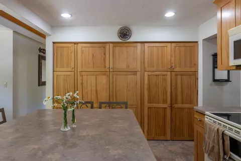Kitchen - 816 N Cambridge Dr, Appleton, WI 54915 photo 3 of 4