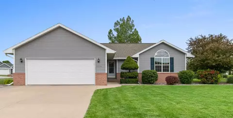 1774 Bridge Port Ln, De Pere, WI 54115