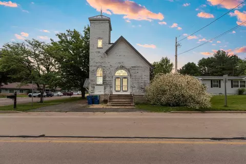 124 High St, Embarrass, WI 54933