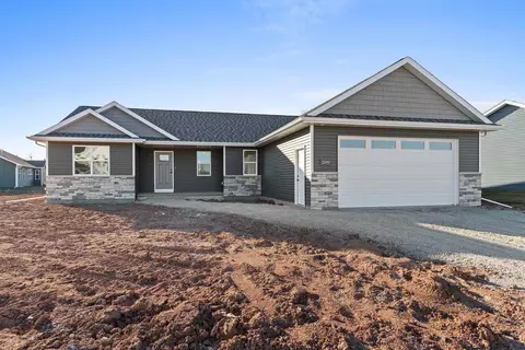 2589 N Stellita Cir, De Pere, WI 54115