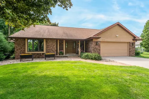 1311 S Bluemound Dr, Appleton, WI 54914