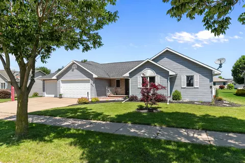 2040 Mayflower St, Kaukauna, WI 54130