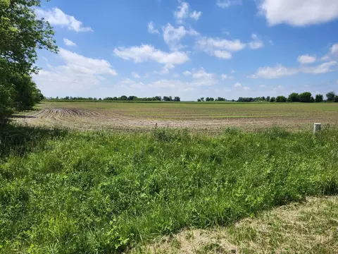Commercial Drive, Waupaca, WI 54981