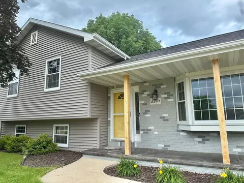 2210 Golden Ave, Oshkosh, WI 54904