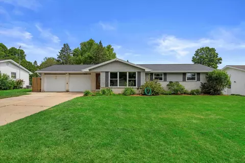 1510 Orchid Ln, Green Bay, WI 54313