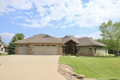 617 Whispering Springs Dr, Fond Du Lac, WI 54937
