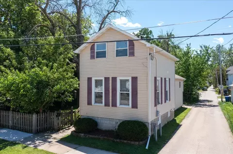 11 W 12th Ave, Oshkosh, WI 54902