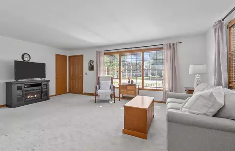 5031 N Lynndale Dr, Appleton, WI 54913 photo 6