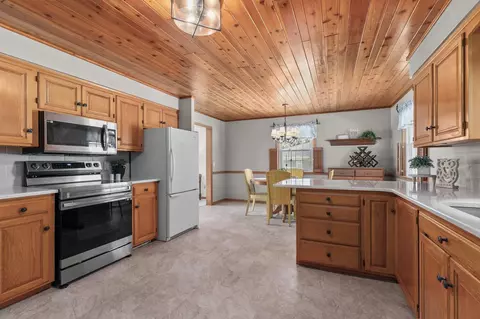 5031 N Lynndale Dr, Appleton, WI 54913 photo 10