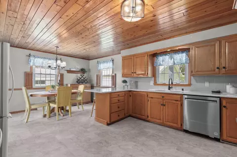 5031 N Lynndale Dr, Appleton, WI 54913 photo 11