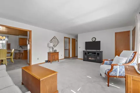 5031 N Lynndale Dr, Appleton, WI 54913 photo 9