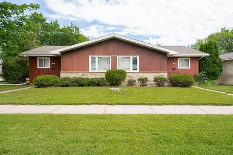 1458 W 2nd Ave, Oshkosh, WI 54902
