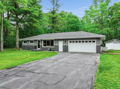 1355 Timber Trl, Suamico, WI 54173