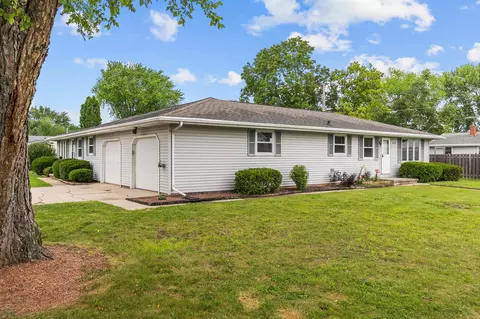 2050 E River Dr, Allouez, WI 54301