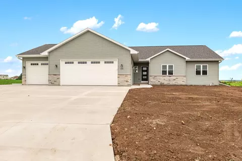 1100 Bonny Ln, Chilton, WI 53014