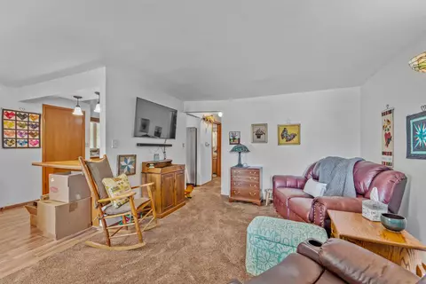 2 Fairway Ct, Appleton, WI 54915 photo 2