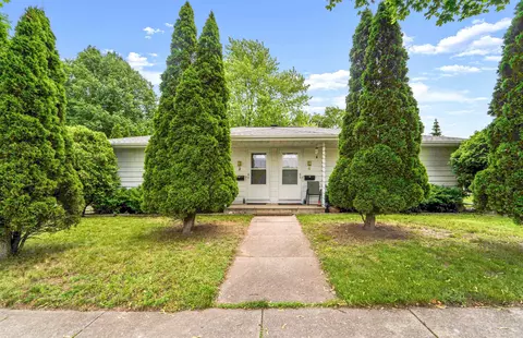 2 Fairway Ct, Appleton, WI 54915