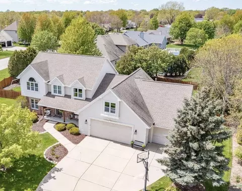 1900 Little Valley Ct, De Pere, WI 54115