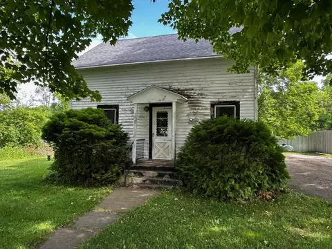 E7262 Church Street, New London, WI 54961