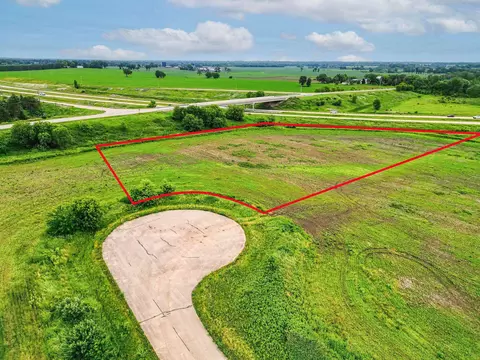 6647 Falcon Ct #31, Winneconne, WI 54986