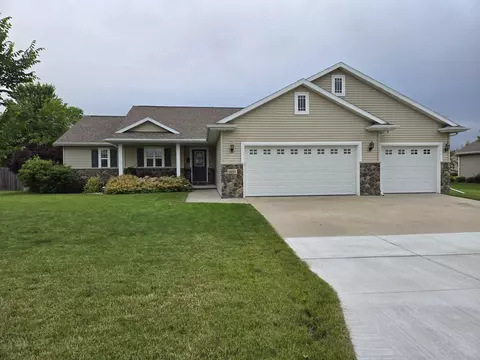 1433 Plains Ave, Neenah, WI 54956